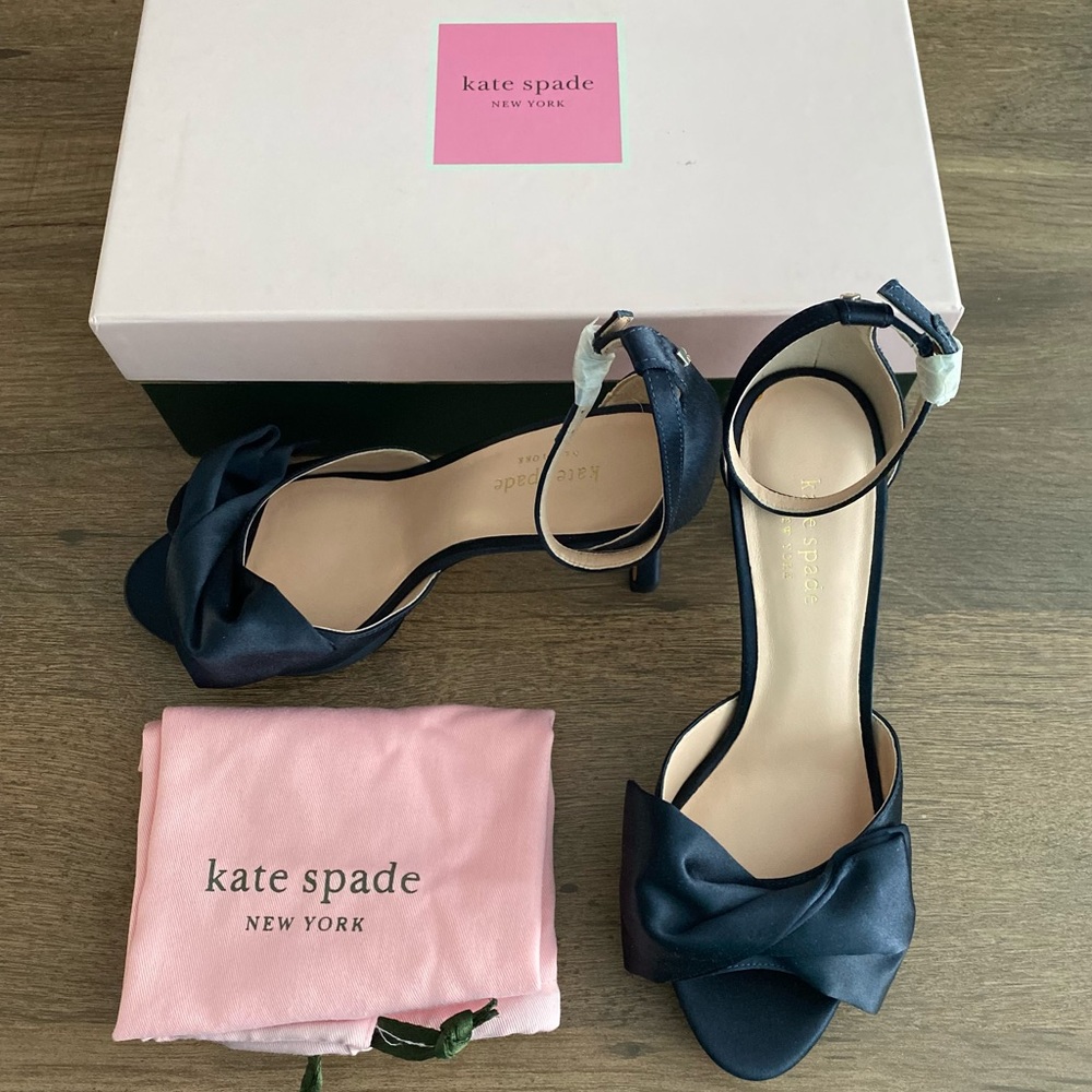 New in box Kate Spade Bridal Bow heels (size 8)